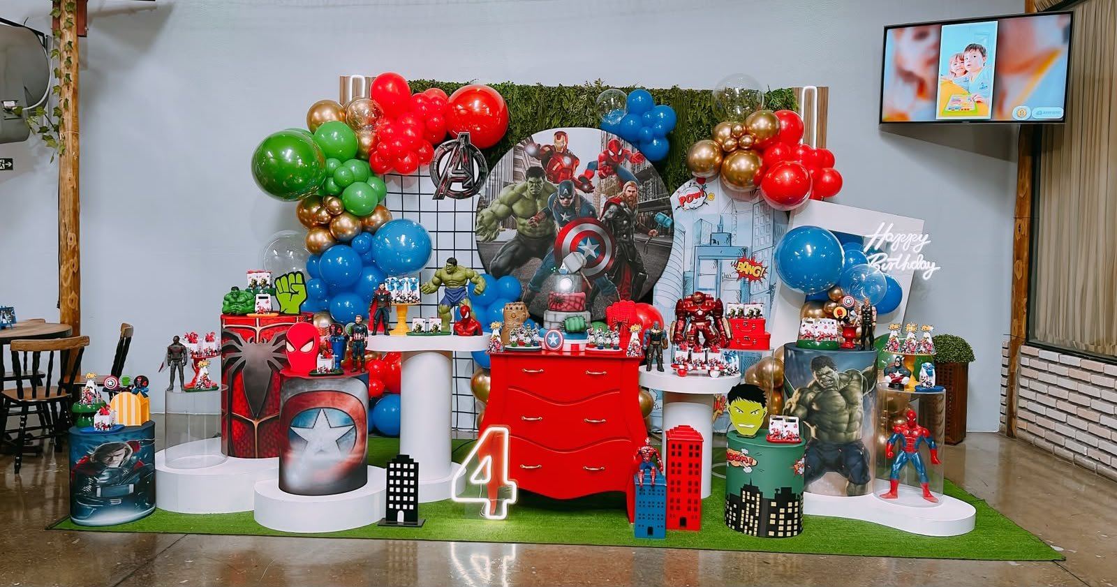 Decoração de festa tema Vingadores no Jack Kingdom